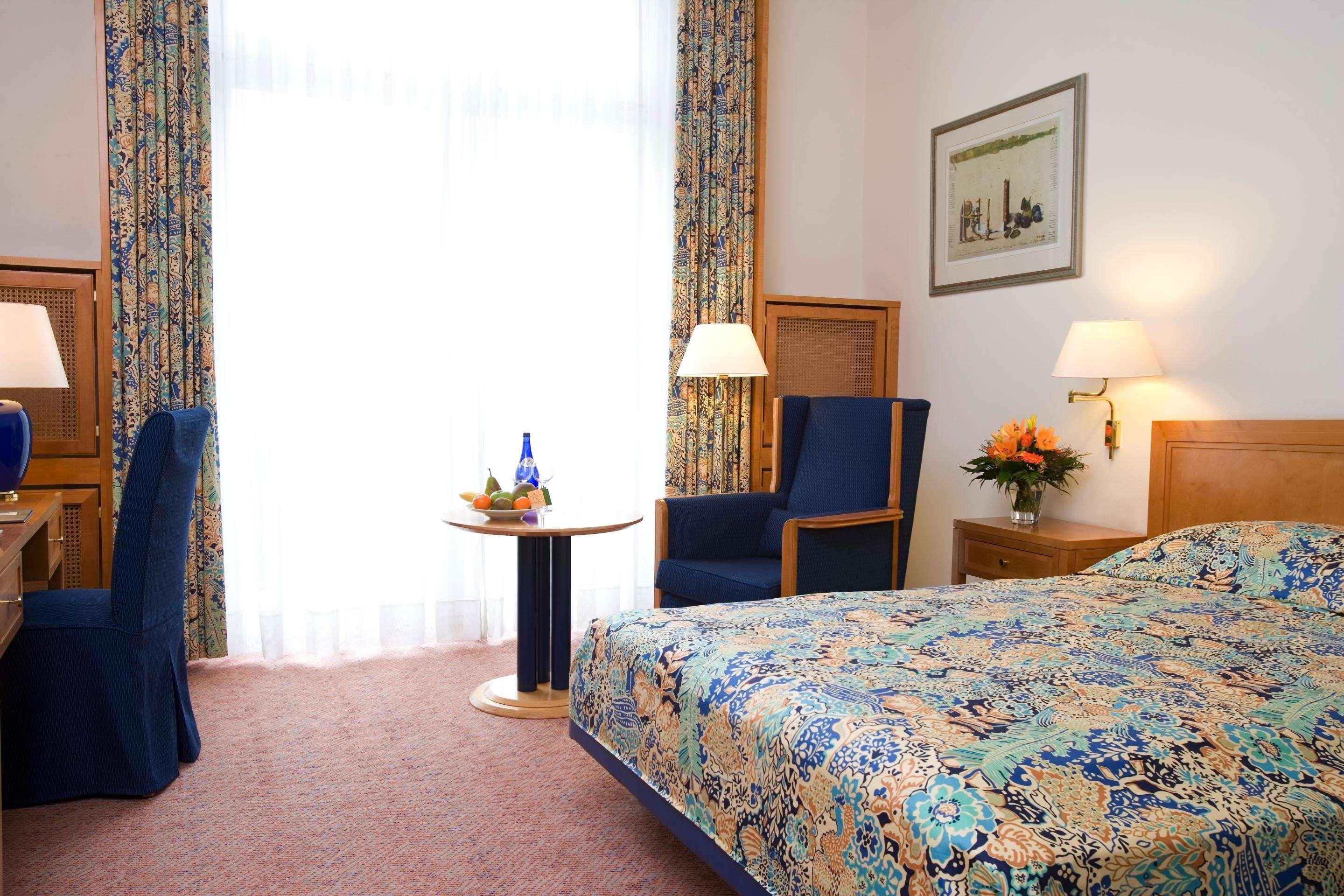 Steigenberger Hotel & Spa Bad Pyrmont Luaran gambar A typical hotel room