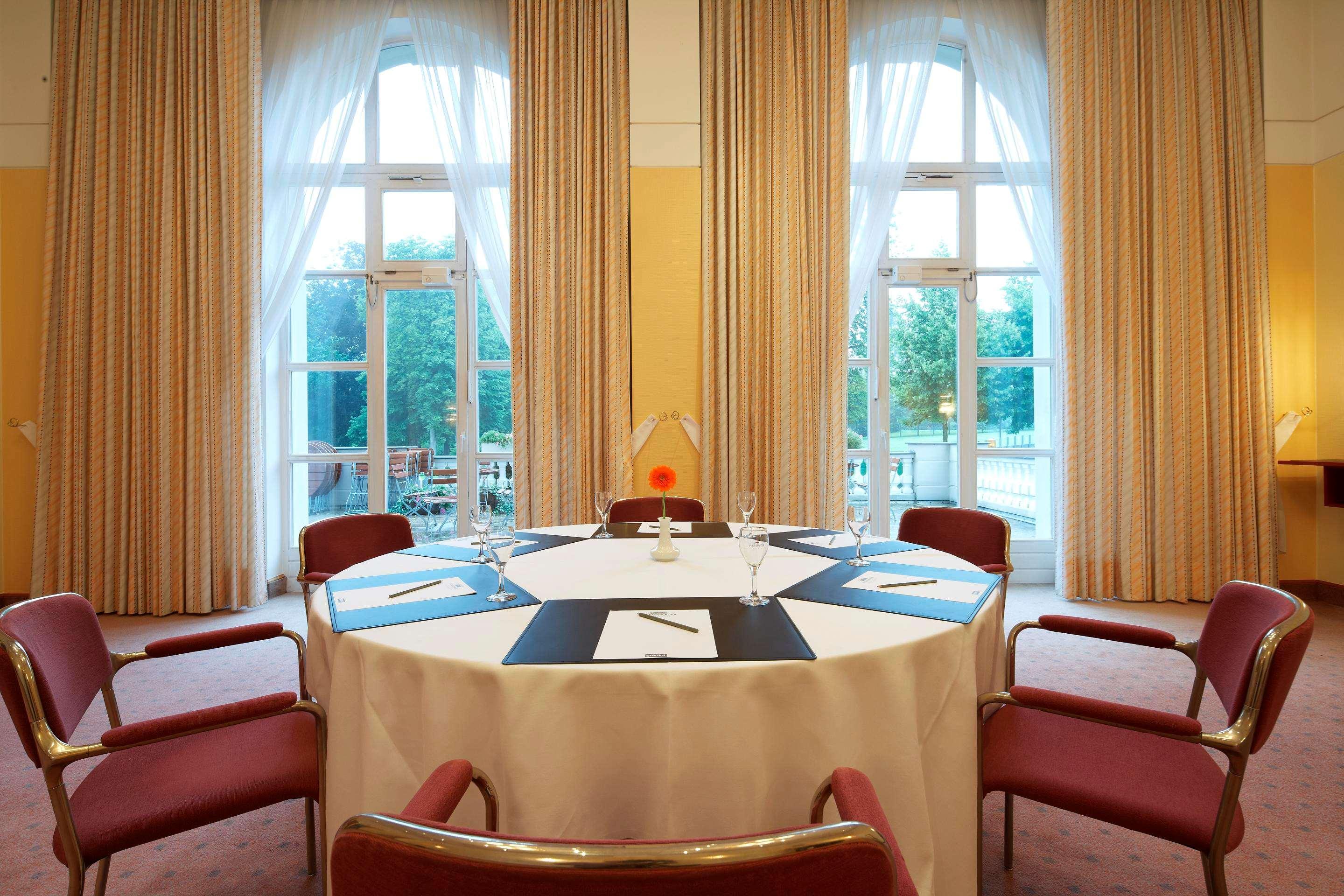Steigenberger Hotel & Spa Bad Pyrmont Luaran gambar The meeting room