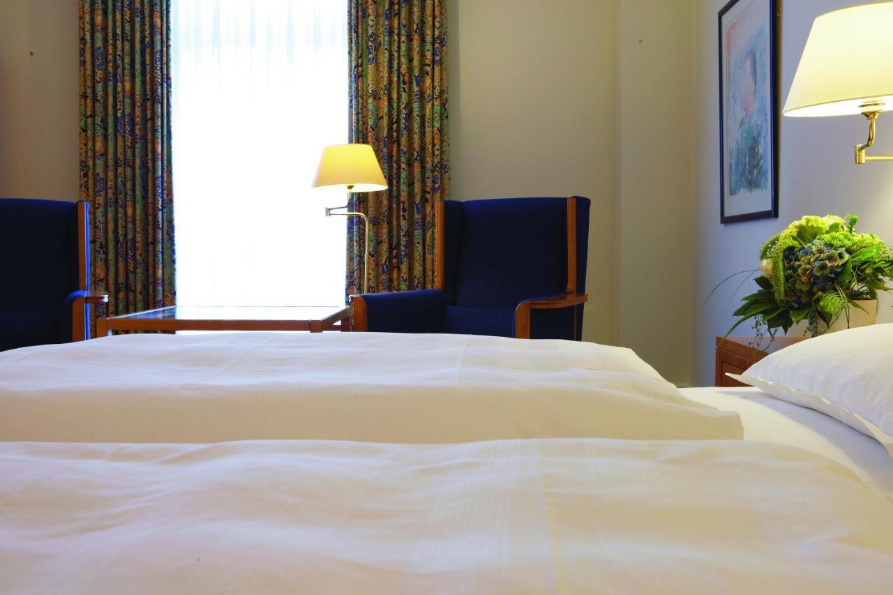 Steigenberger Hotel & Spa Bad Pyrmont Luaran gambar A room at the hotel
